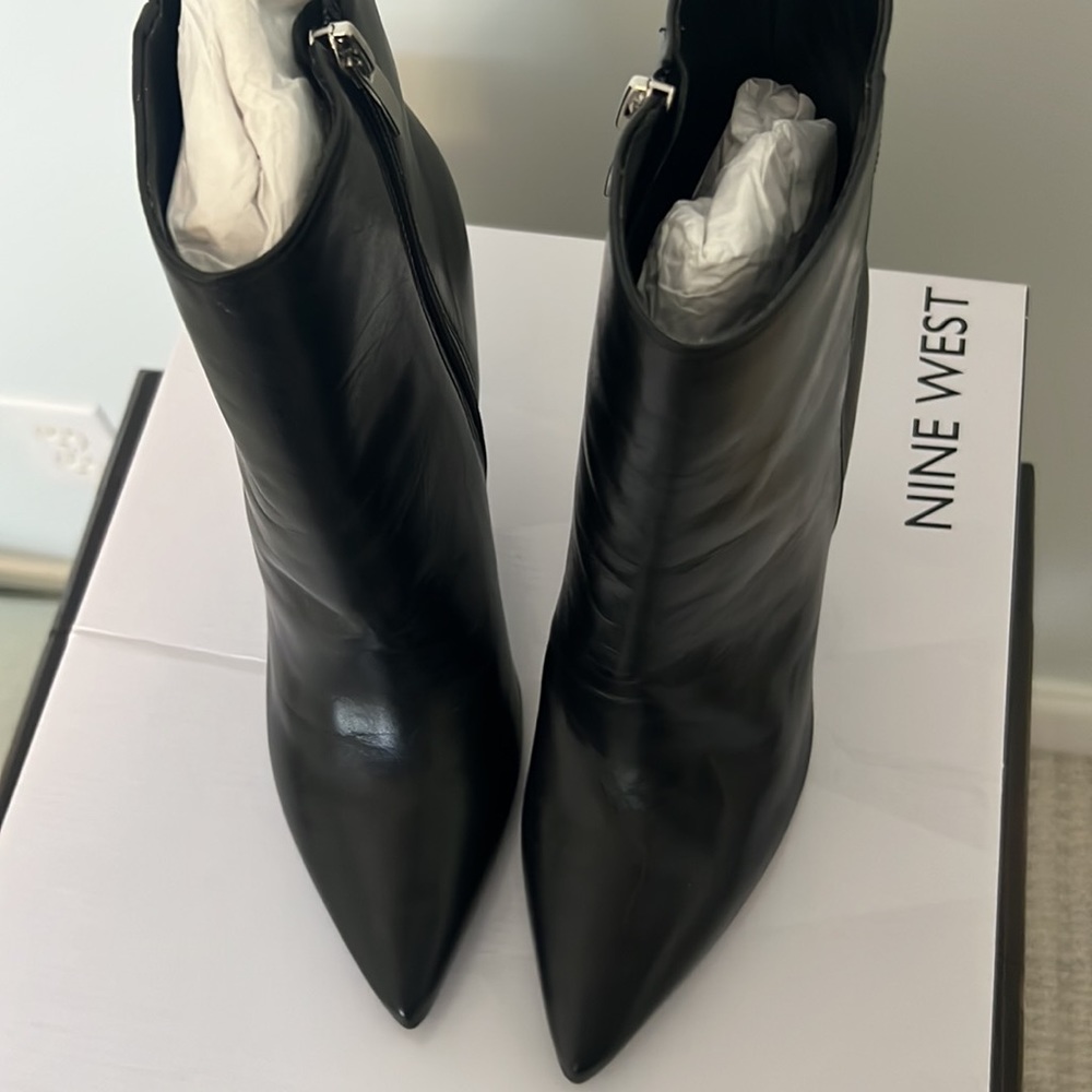 Boots - Picture 5 of 5